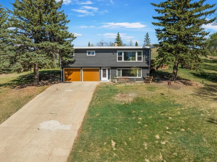 4401 38th St SE  Minot ND 58701-2938 photo