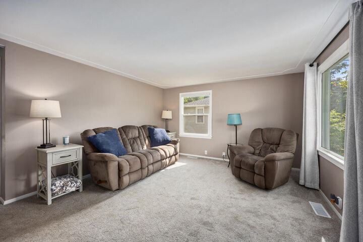 Property Photo: 1405 Mark Street NE MI 49525