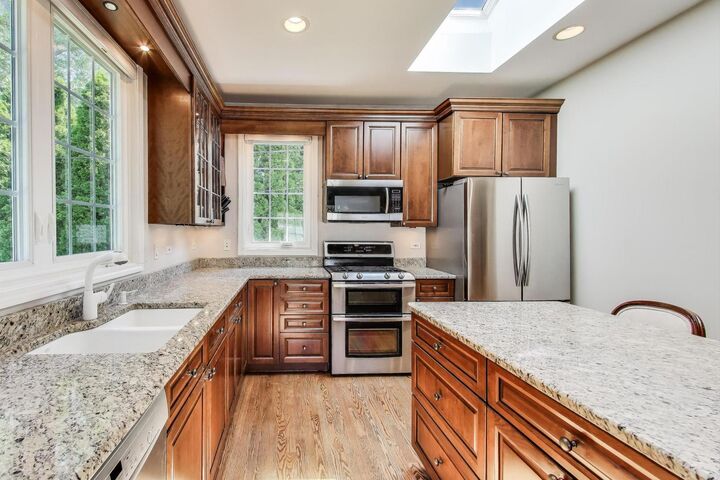 Property Photo: 1804 E Apache Lane IL 60056