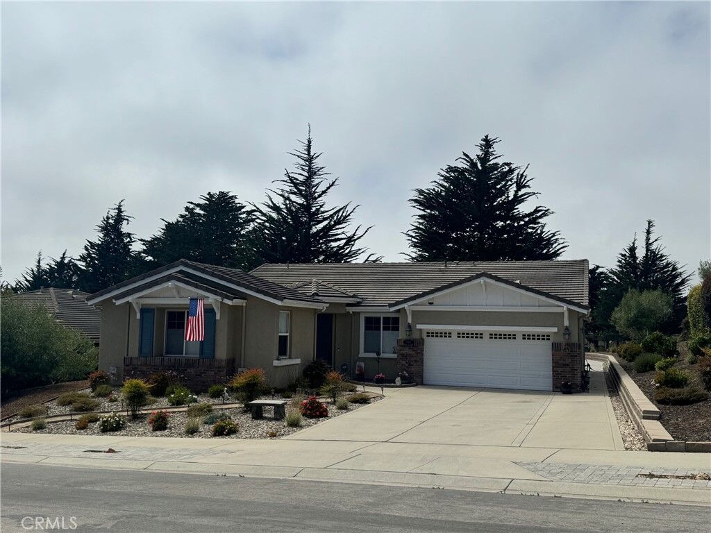 Property Photo:  848 Cypress Ridge Parkway  CA 93420 