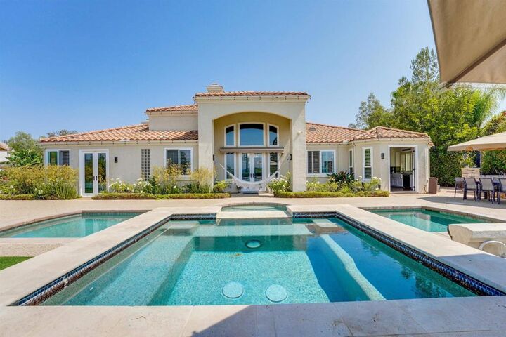 Property Photo:  2525 Monterey Gln  CA 92029 