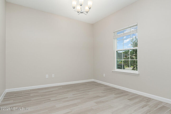 Property Photo: 337 St James Way FL 32065