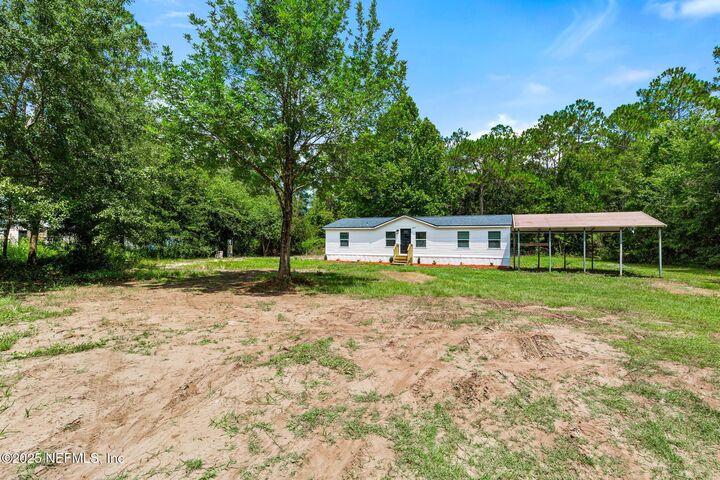 Property Photo: 2271 Reed Court FL 32068