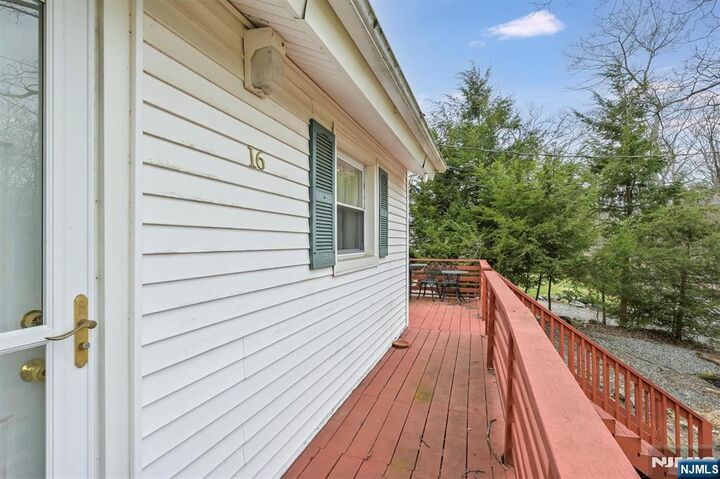 Property Photo:  16 Hampton  NJ 07421 