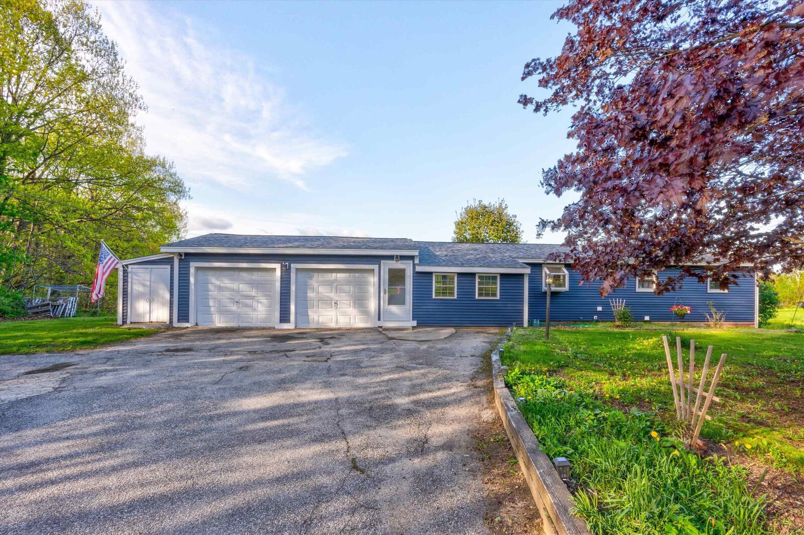 Property Photo: 109 Davis Village Road NH 03071