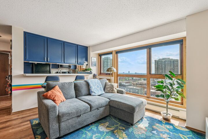 Property Photo:  433 S 7th Street 1525  MN 55415 