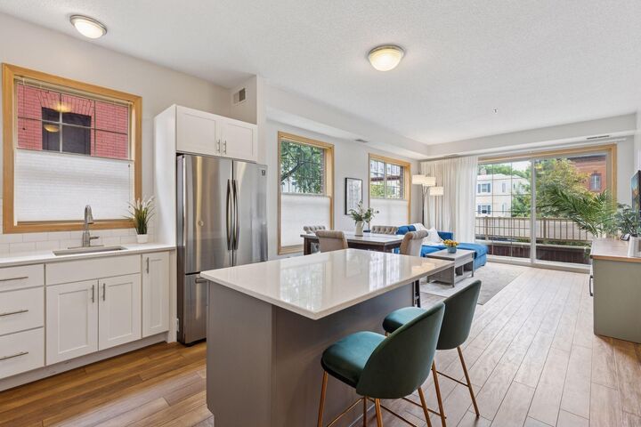 Property Photo: 3310 Nicollet Avenue 102 MN 55408