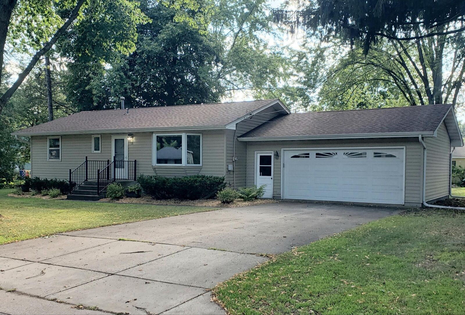 Property Photo: 315 3rd Street NE MN 55063