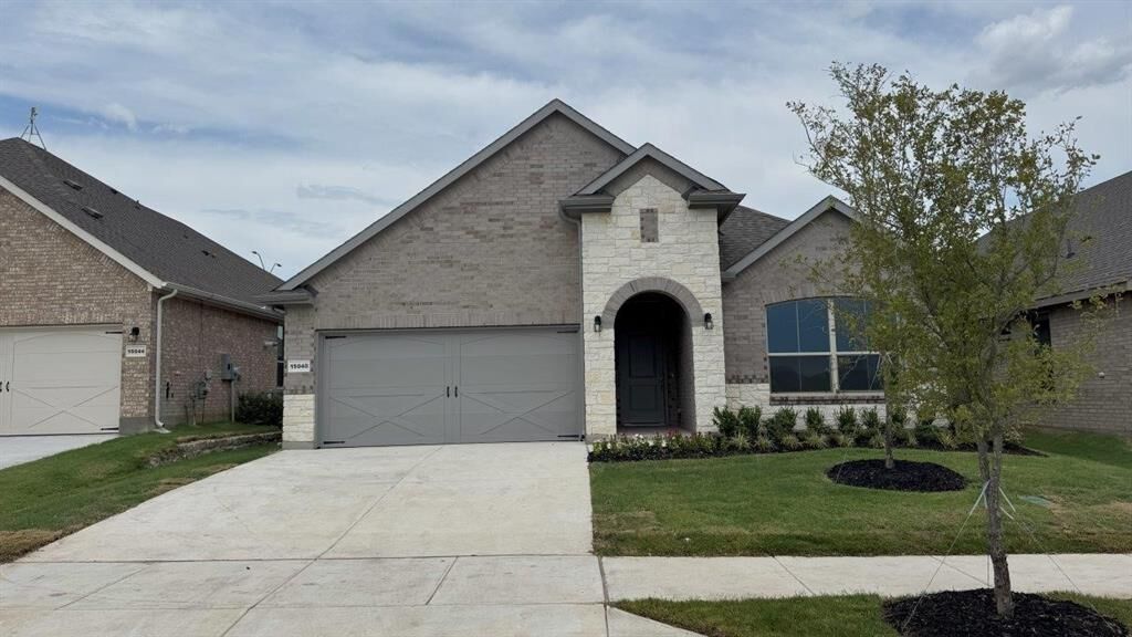 Property Photo: 15040 Green Bluff Drive TX 76008