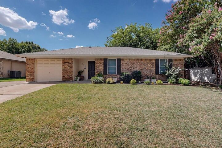 Property Photo: 716 Vaughn Drive TX 76028