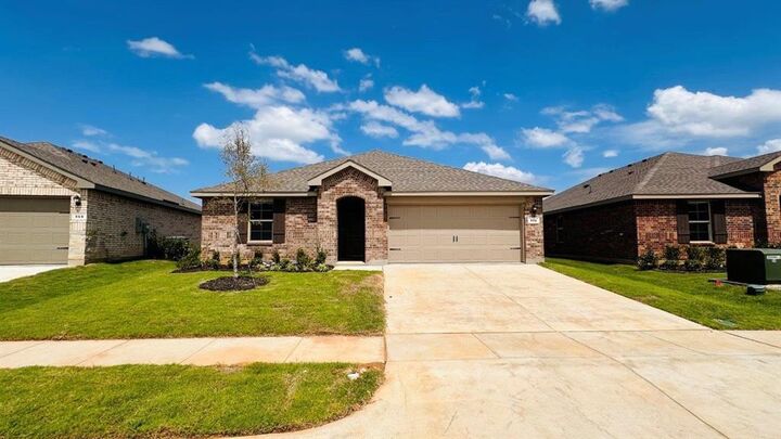 Property Photo: 556 Crestridge Drive N TX 76033