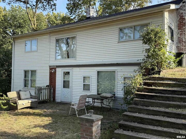 Property Photo:  611 S Broadway Street  IL 62644 