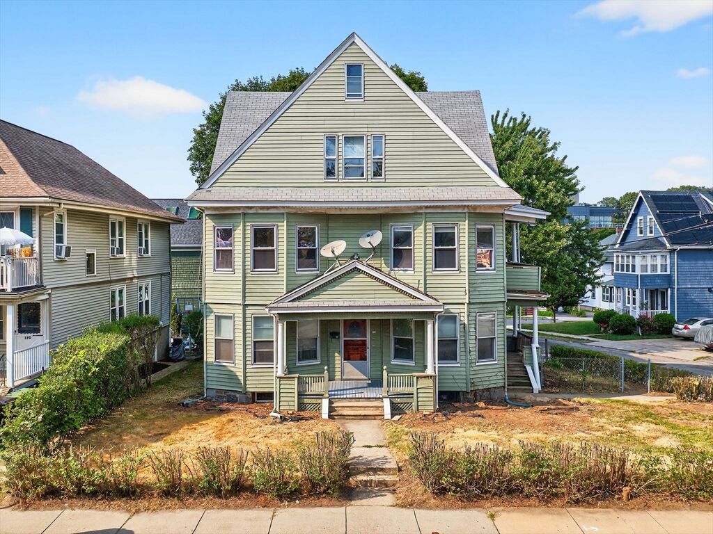 Property Photo:  194 N Beacon  MA 02472 