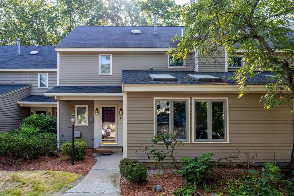 Property Photo:  8 Iris Way 8  MA 01830 