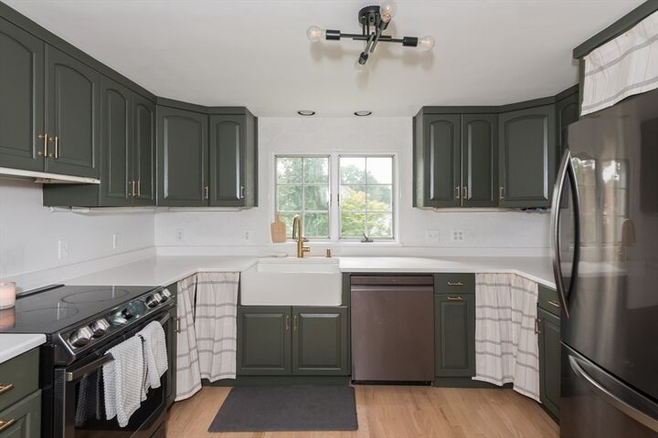 Property Photo:  7 Robinson Rd.  MA 01801 