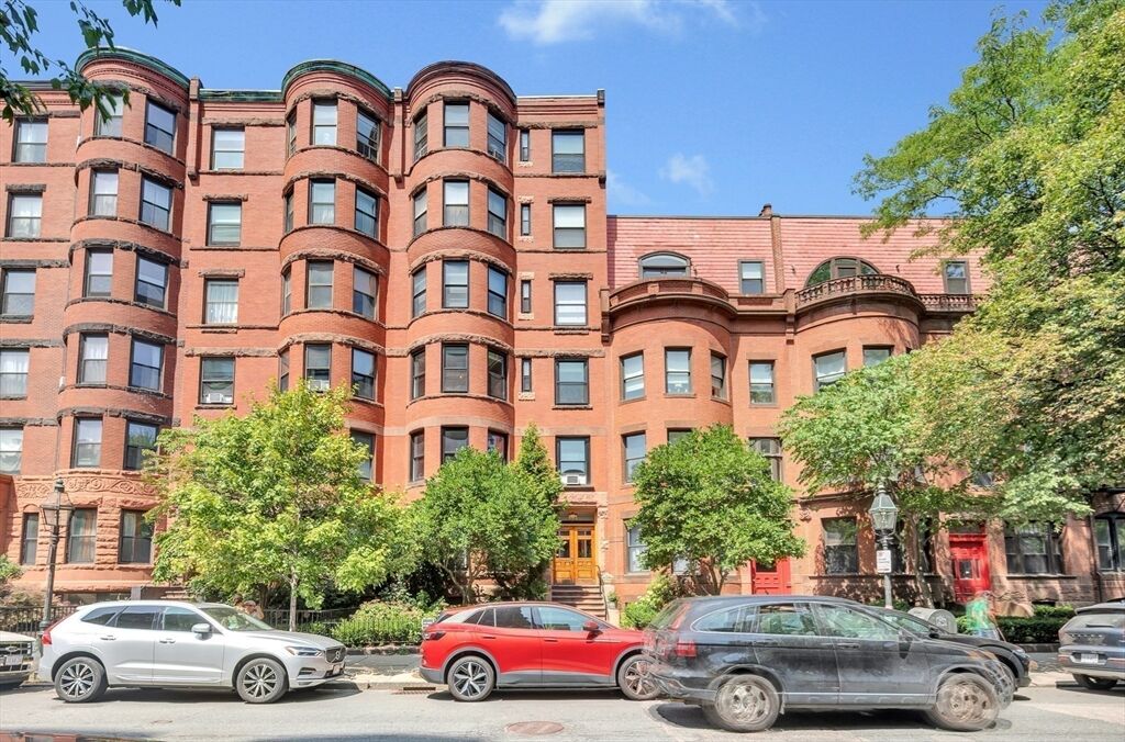 Property Photo: 405 Marlborough St 31 MA 02115