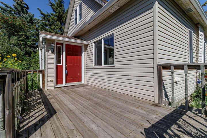 Property Photo:  1321 Flemming Avenue  AB T0M 1R0 