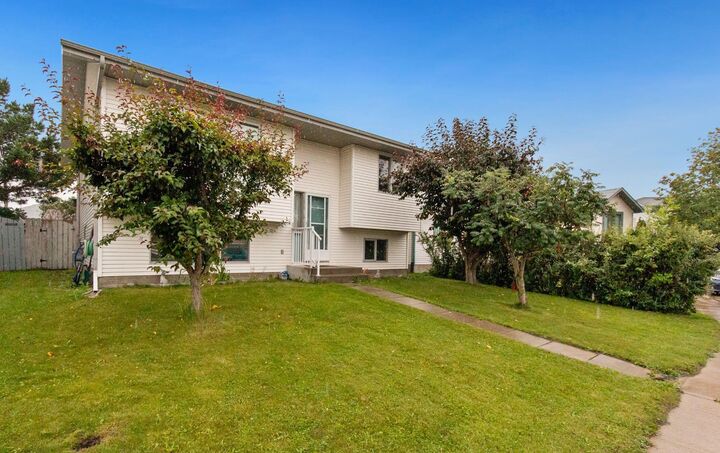 Property Photo: 5241 Aspen Drive AB T0M 0J0