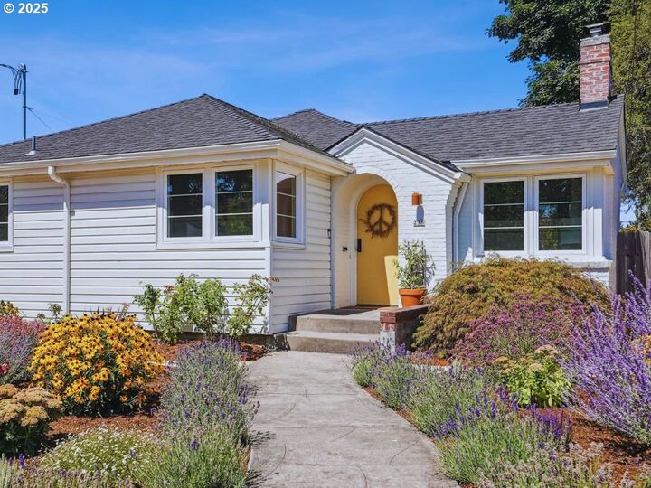 235 N Holland St  Portland OR 97217 photo