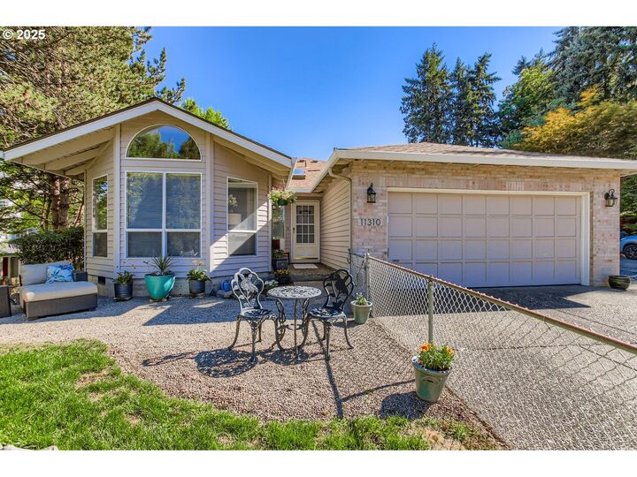 Property Photo:  11310 SW 105th Pl  OR 97223 