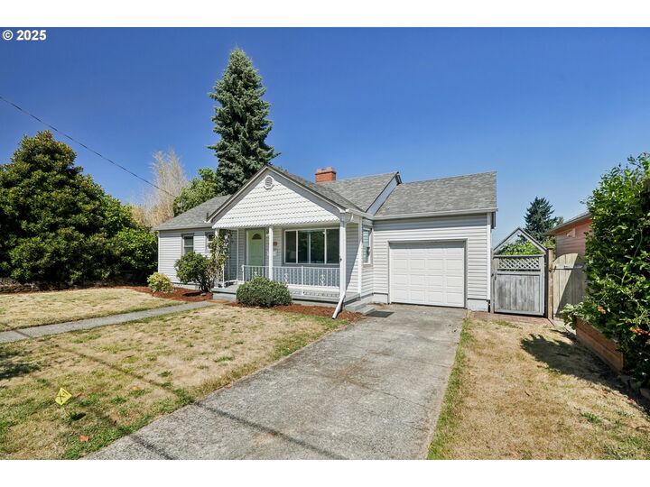 Property Photo:  3417 NE Liberty St  OR 97211 