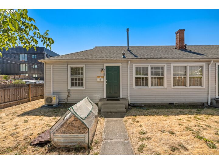 Property Photo:  4825 N Maryland Ave  OR 97217 