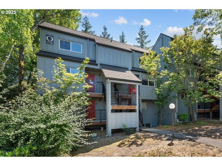 Property Photo:  4 Touchstone 99  OR 97035 