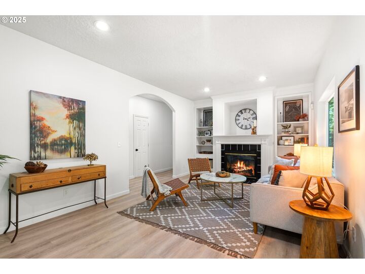 Property Photo:  6111 SW Lesser Way  OR 97219 