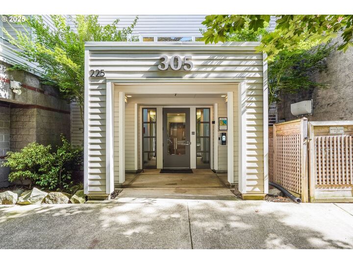 Property Photo:  305 S Montgomery St F409  OR 97201 