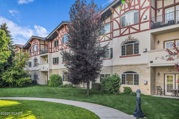 Property Photo:  840 W Bigler Lane 3019  UT 84049 