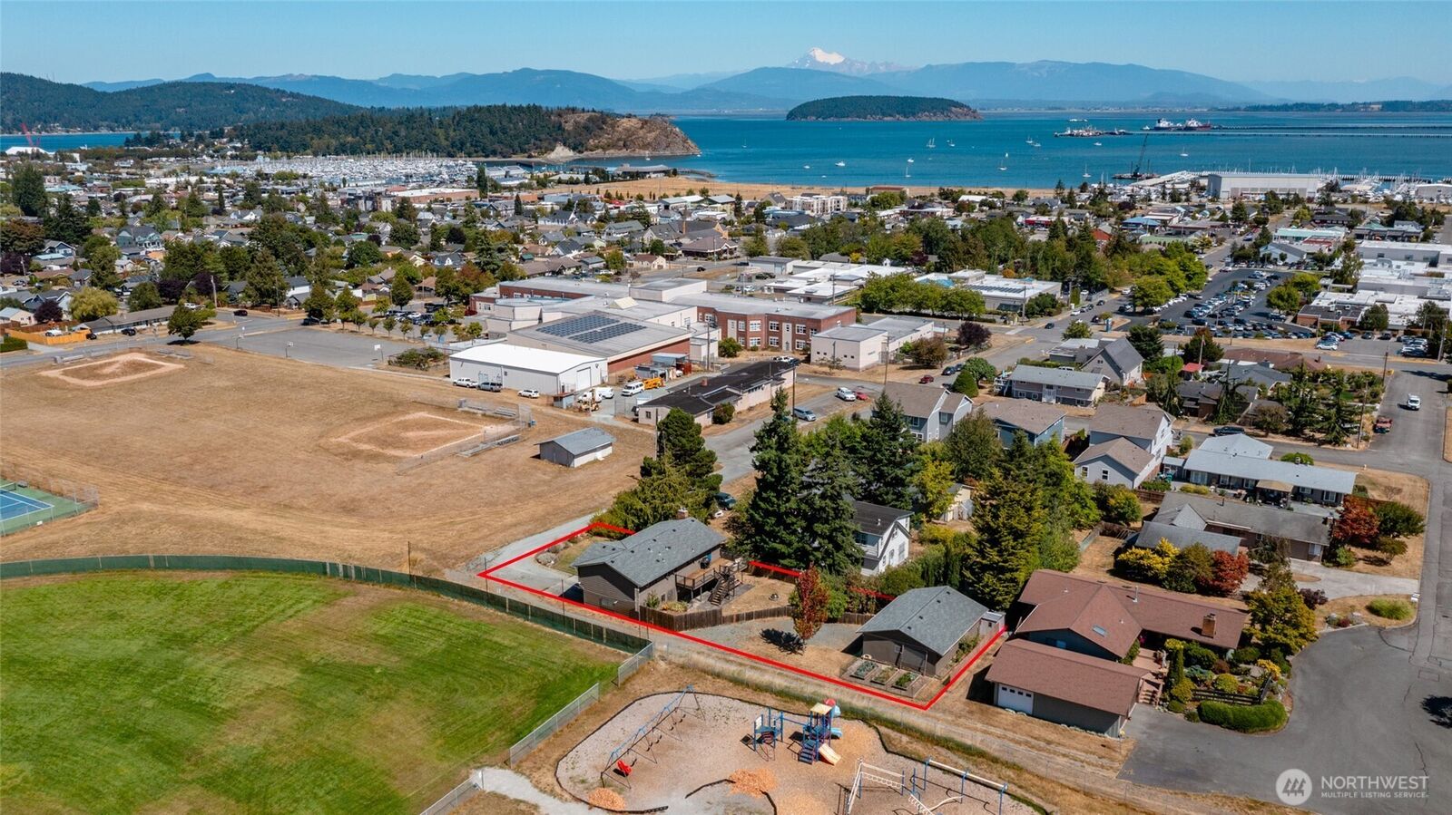 Property Photo:  1421  24th Street  WA 98221 