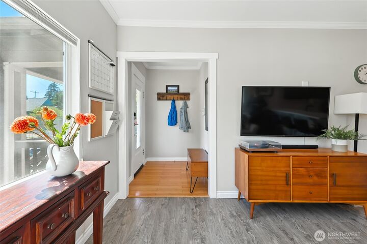 Property Photo:  4616 S Orcas Street  WA 98118 