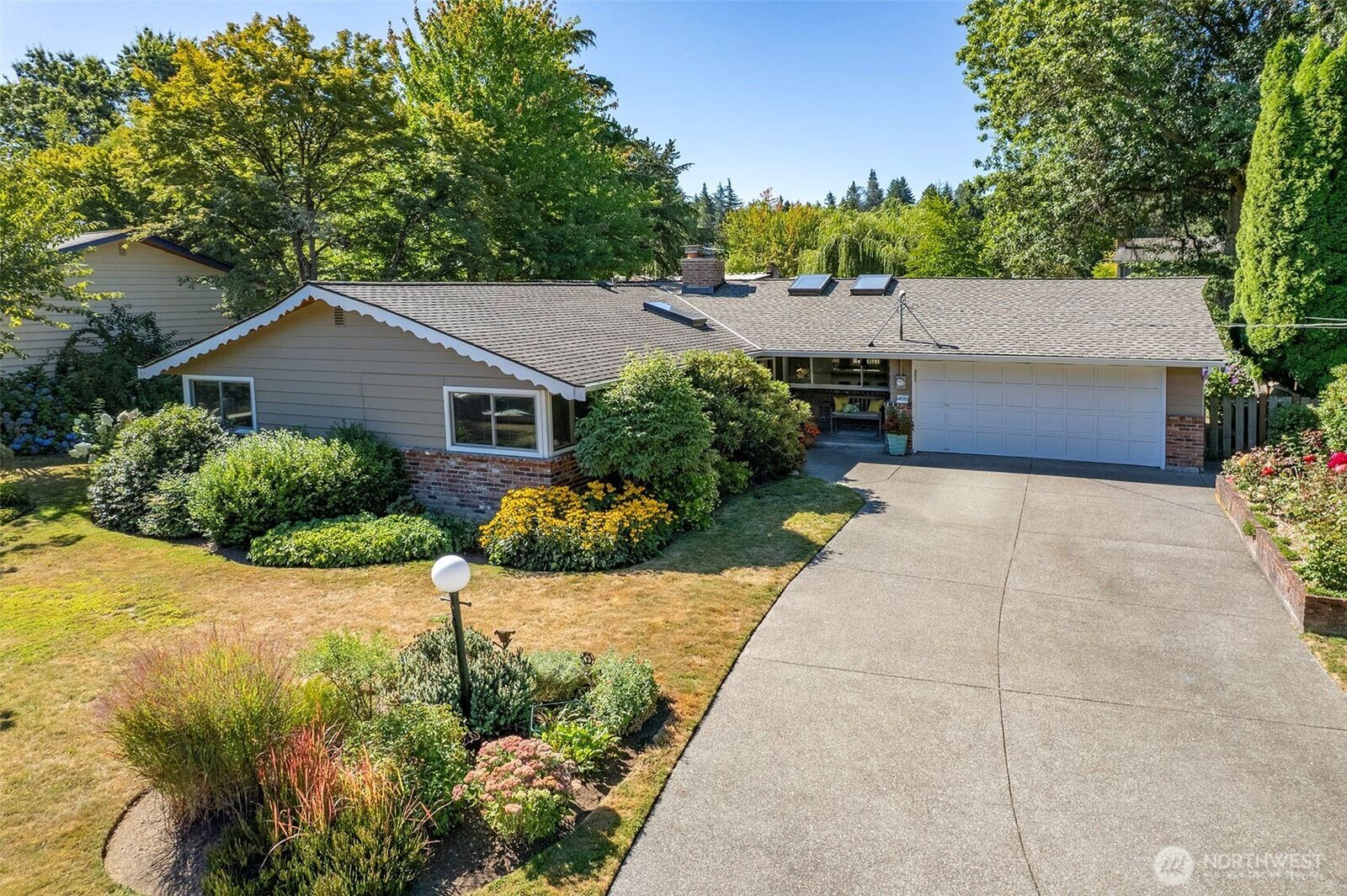 Property Photo:  4111 NE 103rd Place  WA 98125 