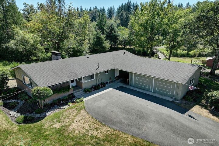 Property Photo:  18021  Issaquah Hobart Road SE  WA 98027 