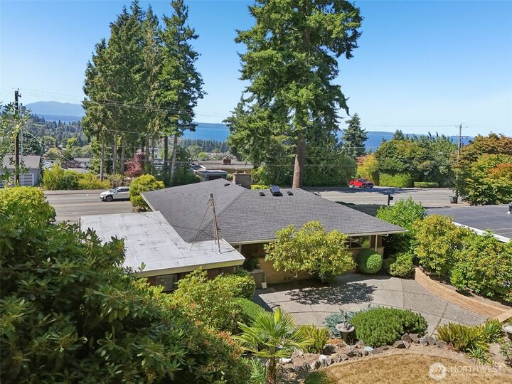 Property Photo: 1123 9th Avenue S WA 98020