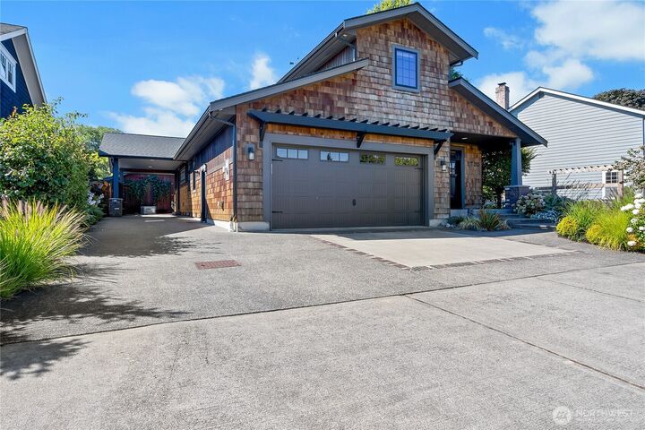 Property Photo: 1720 8th Avenue SW WA 98371