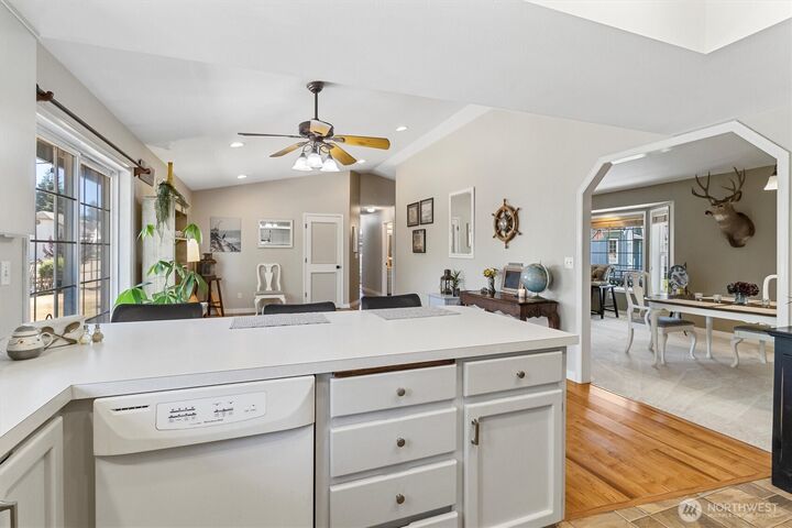 Property Photo:  812 S Pine Court  WA 98264 