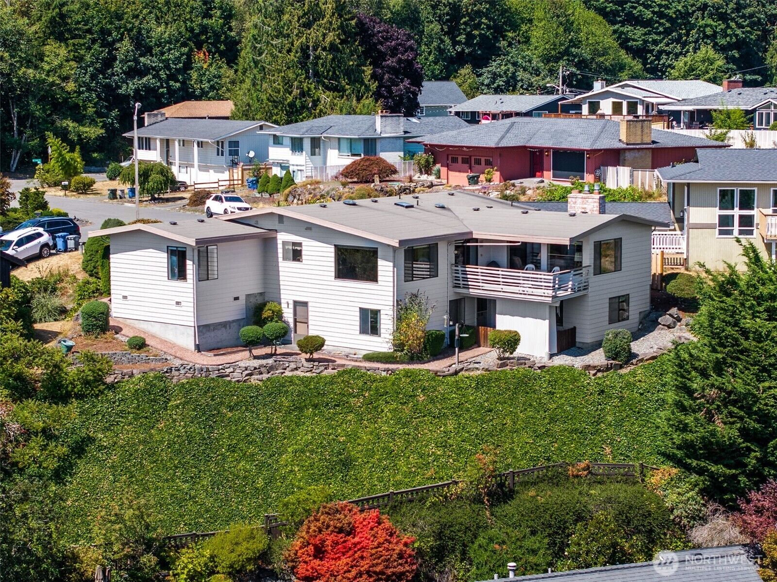 Property Photo:  4233  S 252nd Place  WA 98032 