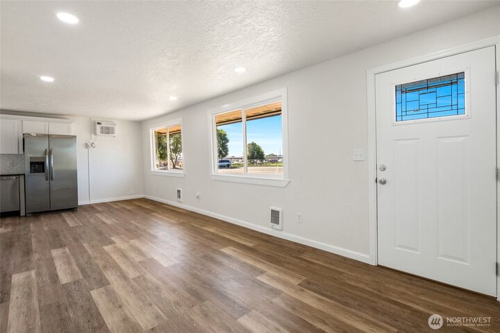 Property Photo: 9840 NE Apple Road WA 98837