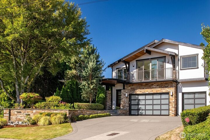 Property Photo:  2045  102nd Avenue NE  WA 98004 