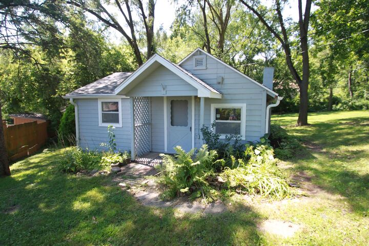 Property Photo:  137 S Salem Street  IL 61016 