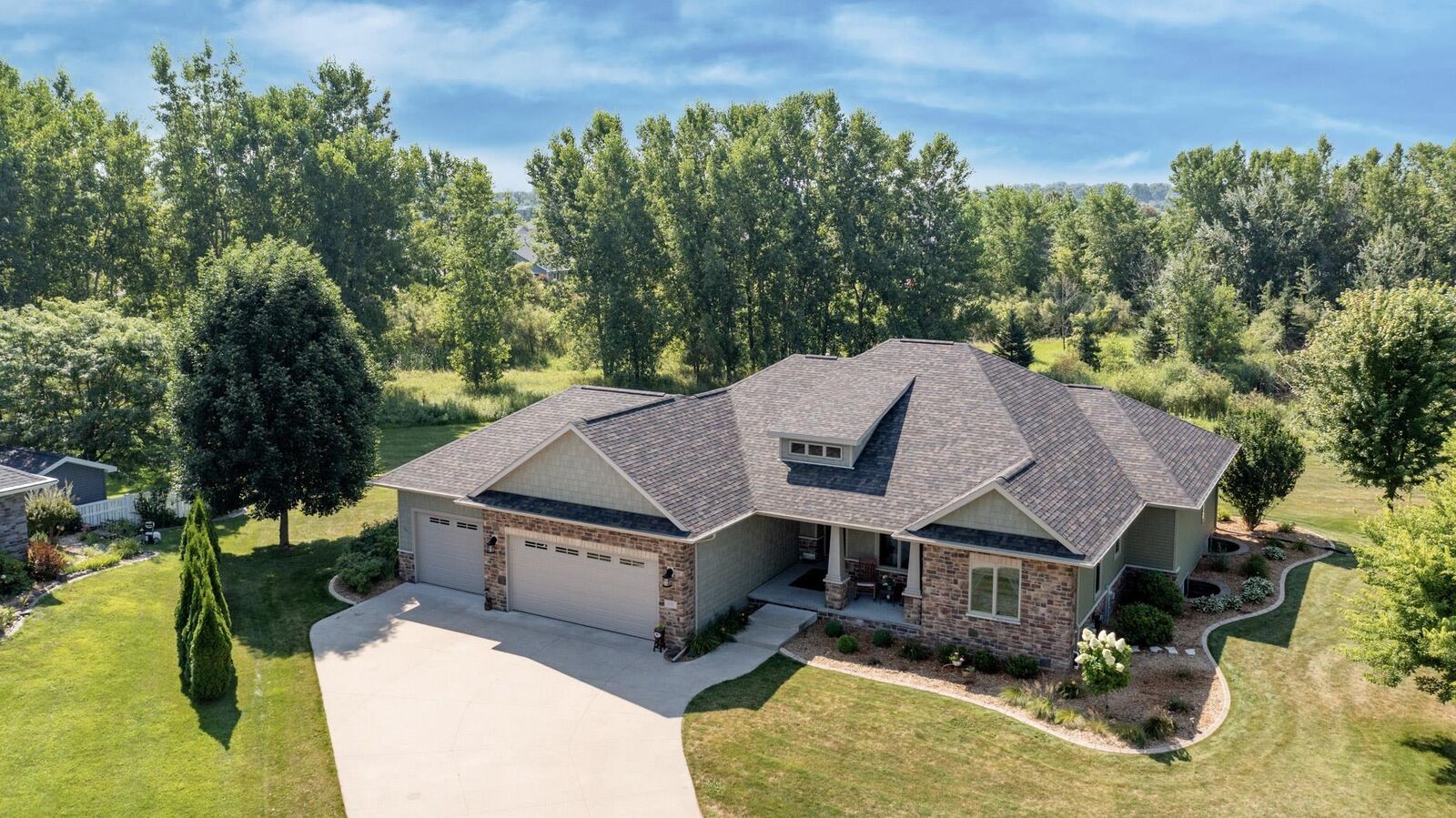 Property Photo:  1101 W Starview Court  WI 54913 