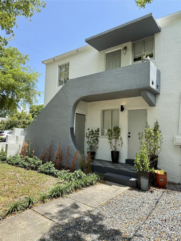 Property Photo:  500 NE 70th St 2nd Floor  FL 33138 