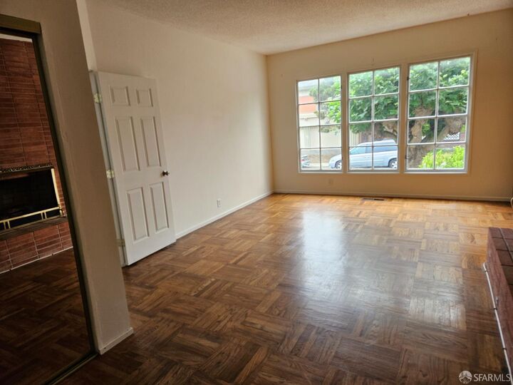 Property Photo:  83 Parkside Avenue  CA 94015 