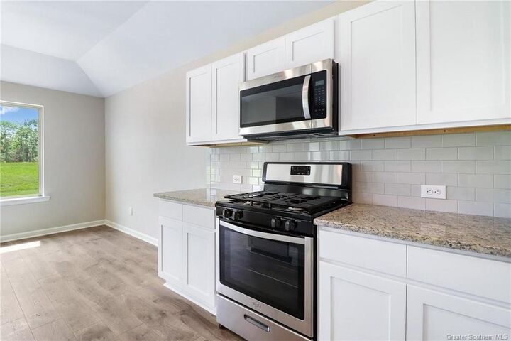 Property Photo: 8117 Kelsey Lane LA 70647