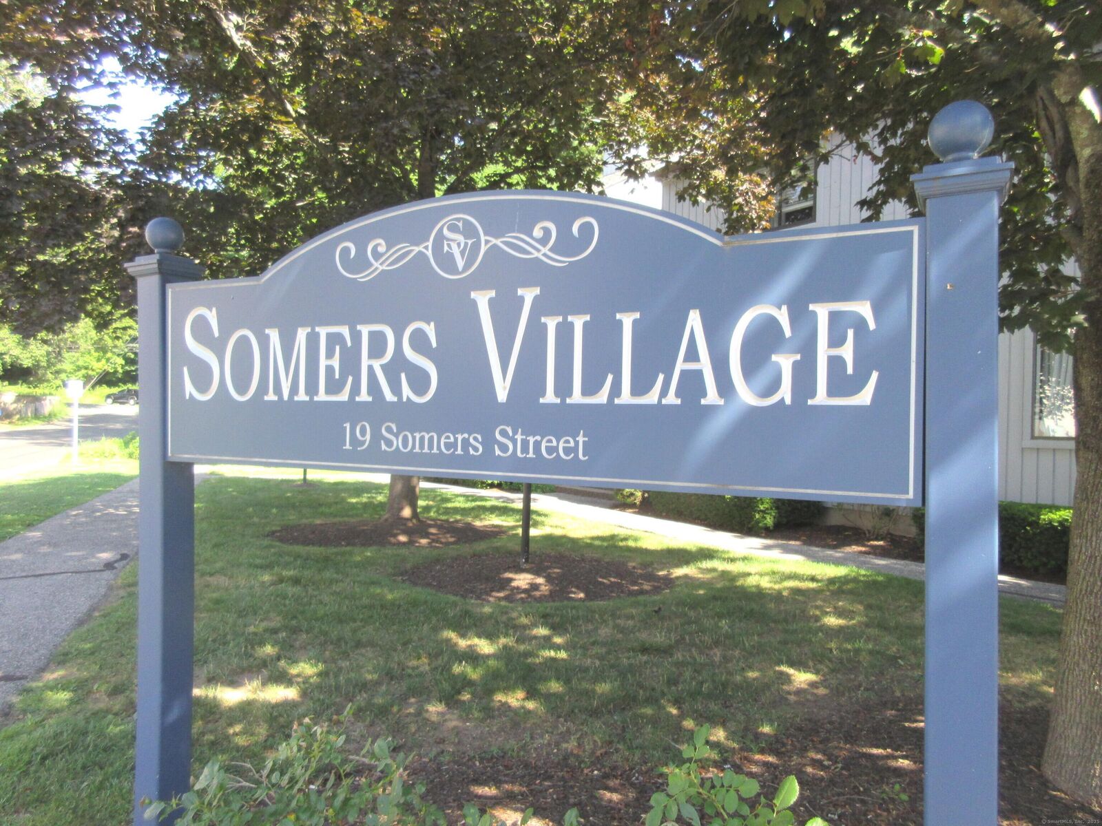 Property Photo:  19 Somers Street C4  CT 06810 