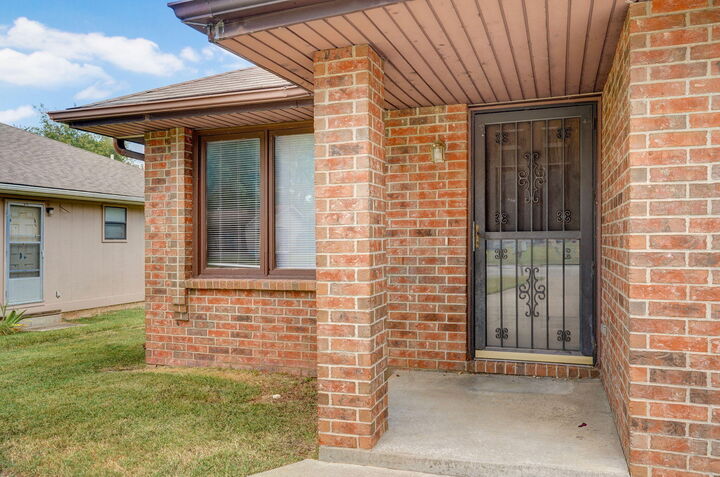 Property Photo:  2955 W Roxbury Street  MO 65807 