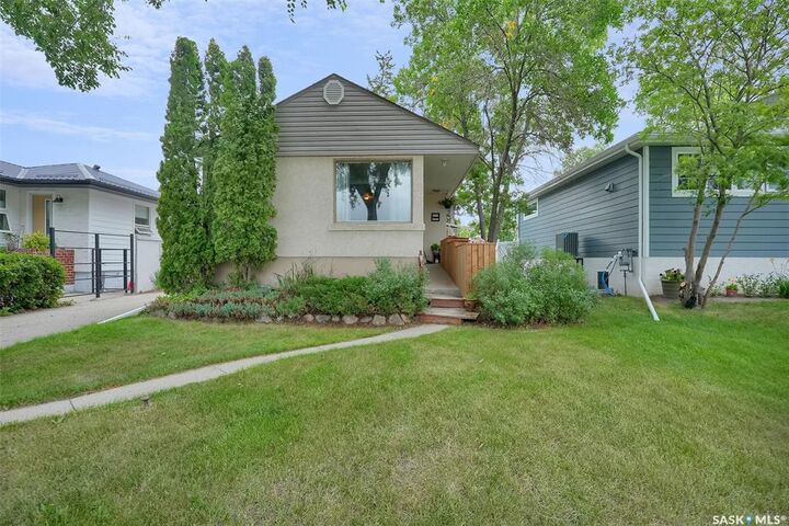 Property Photo:  2919 Athol Street  SK S4S 1Y4 