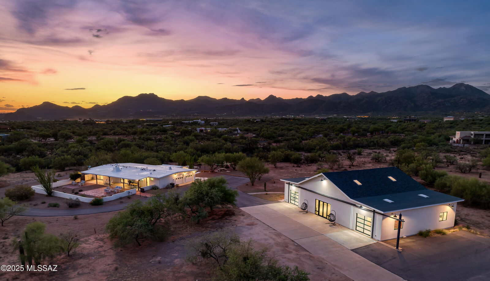 Property Photo:  1720 W Cessna Way  AZ 85755 