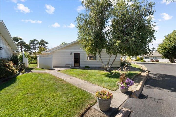 Property Photo:  4203 W Kennewick #12  WA 99336 